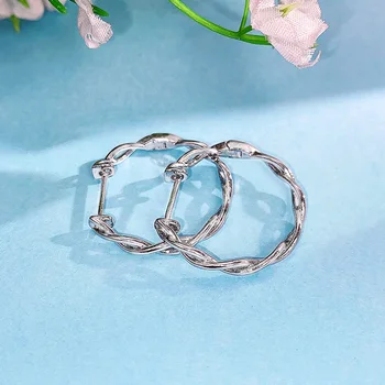 Huitan Дамски Сребърни Цветни Метални Обеци-пръстени във Формата На Кръг, Прости Стилни Дамски Аксесоари, Модни Универсални Бижута
