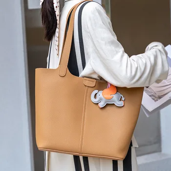 Луксозна кожена дамска голяма чанта дамски 2022 нова чанта-тоут от телешка кожа с централен слой дамски ежедневни чанта на рамото за пътуване до работа женствена чанта
